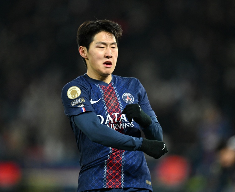 开云-巴黎官方：恩贾恩图继续进行个人康复计划，李刚仁恢复合练