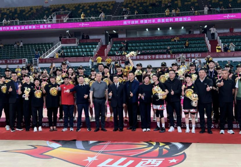 开云体育下载-四川女篮74-65山西女篮4年3夺WCBA总冠军，李缘当选FMVP